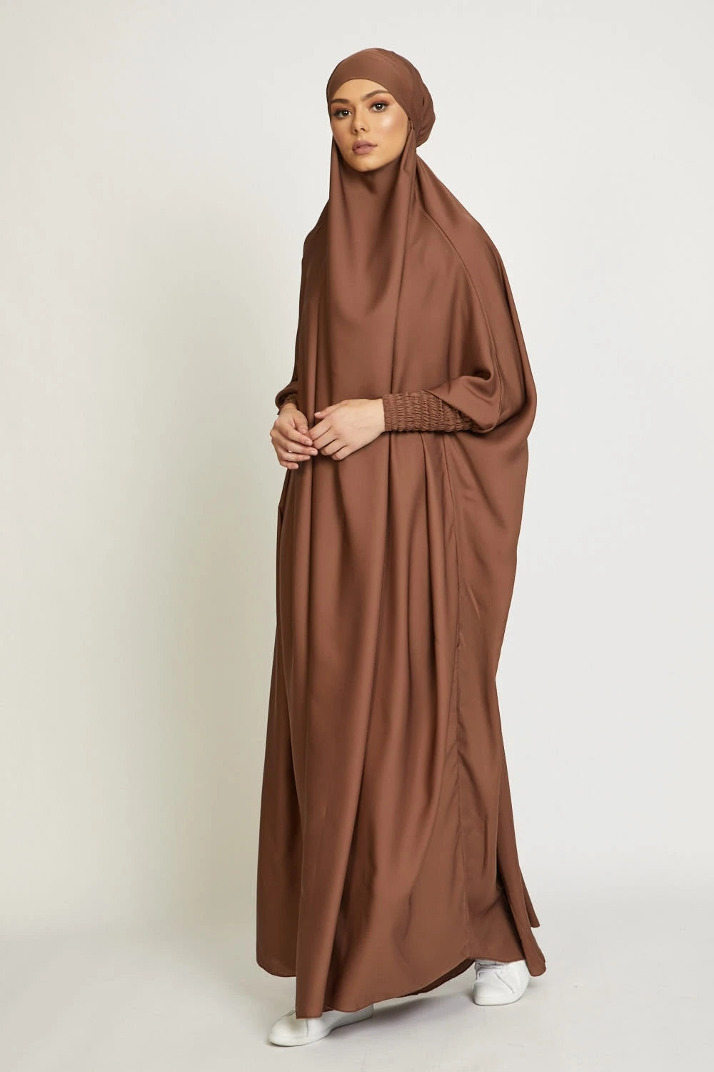 Karamelbruin Zijdezachte Satijn Onepiece Jilbab