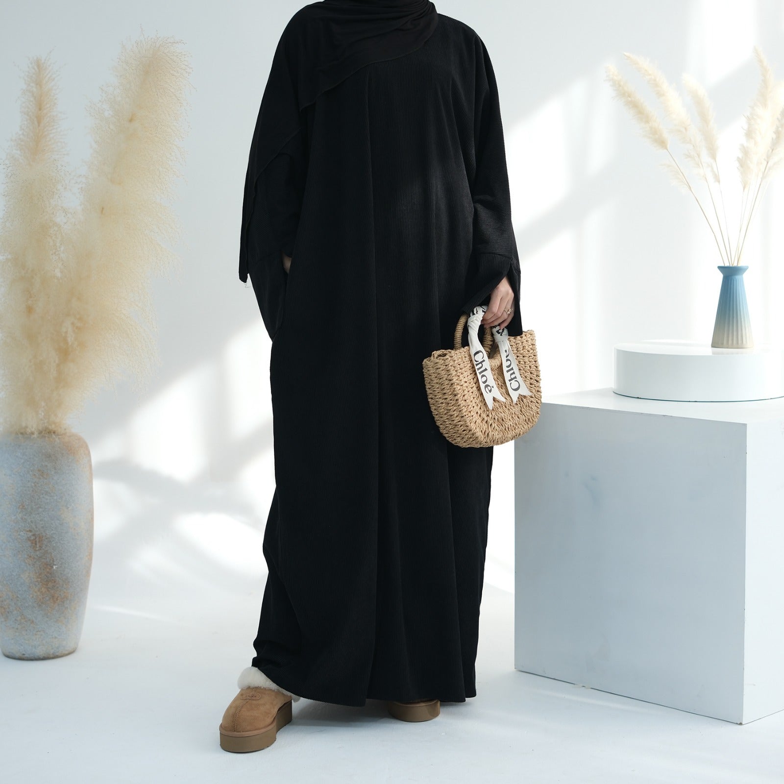 Nachtzwart Winter Corduroy Abaya