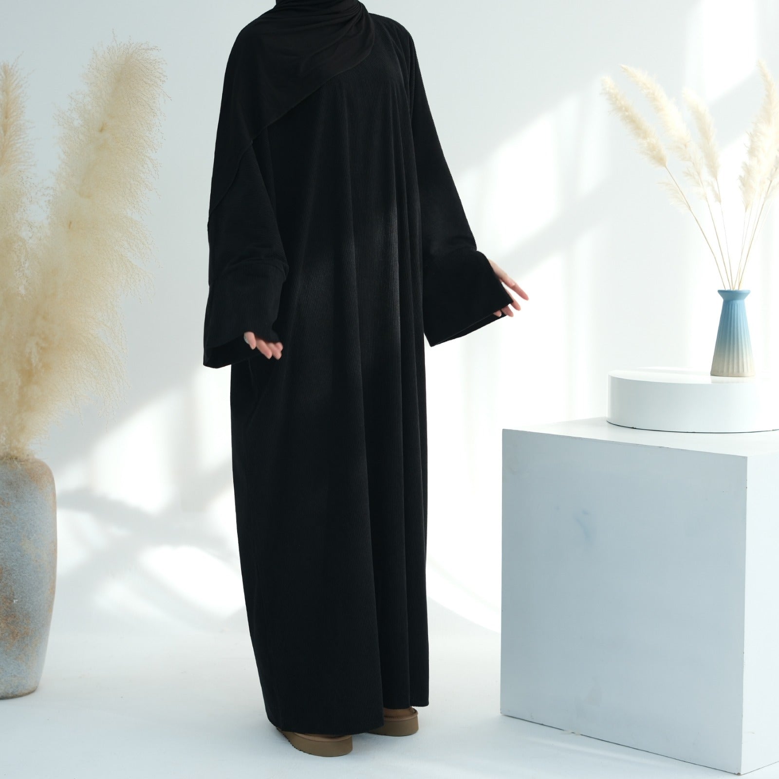 Nachtzwart Winter Corduroy Abaya