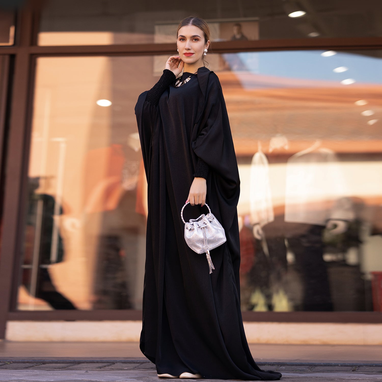 Nachtzwart Zijdezachte Satijn Onepiece Jilbab