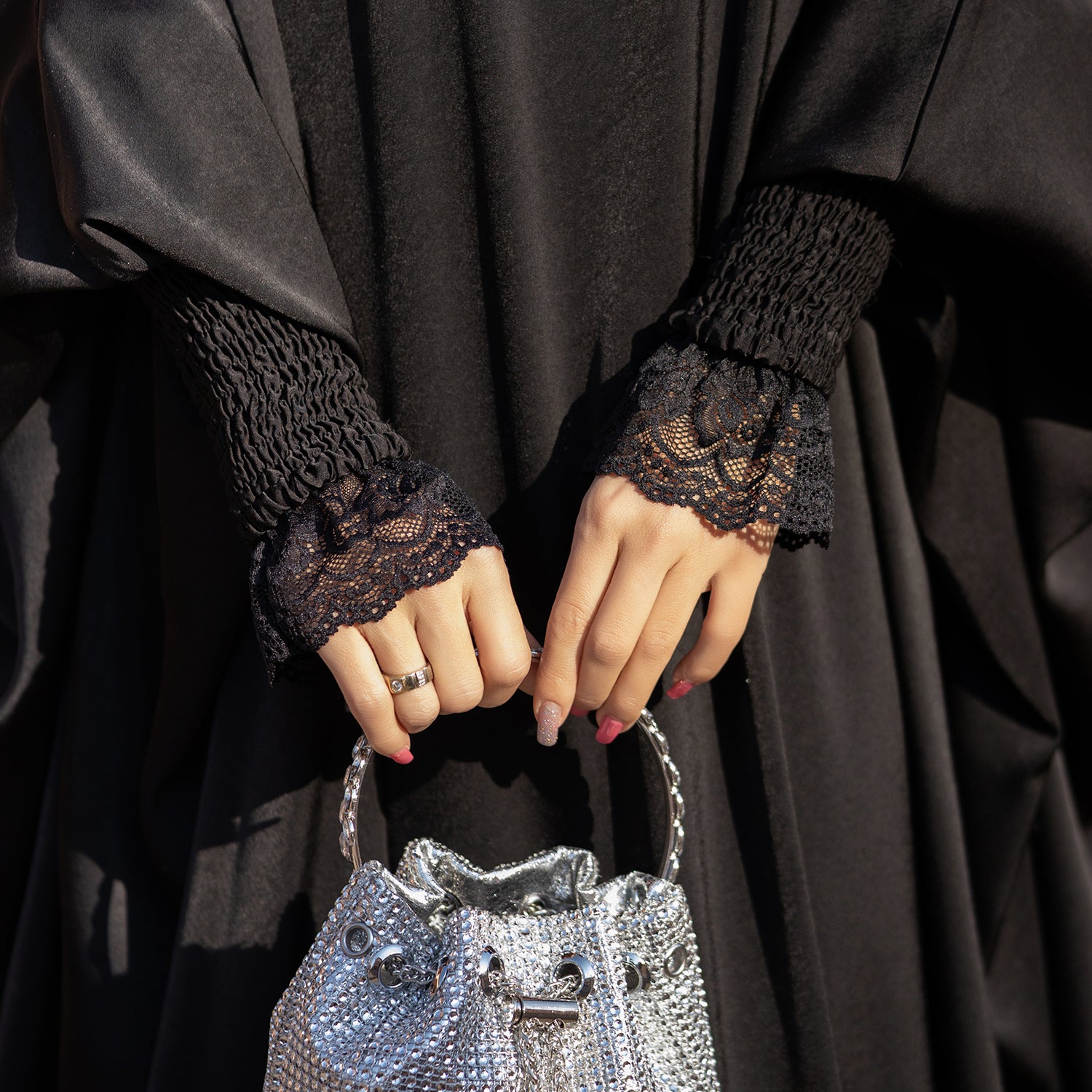 Nachtzwart Zijdezachte Satijn Onepiece Jilbab