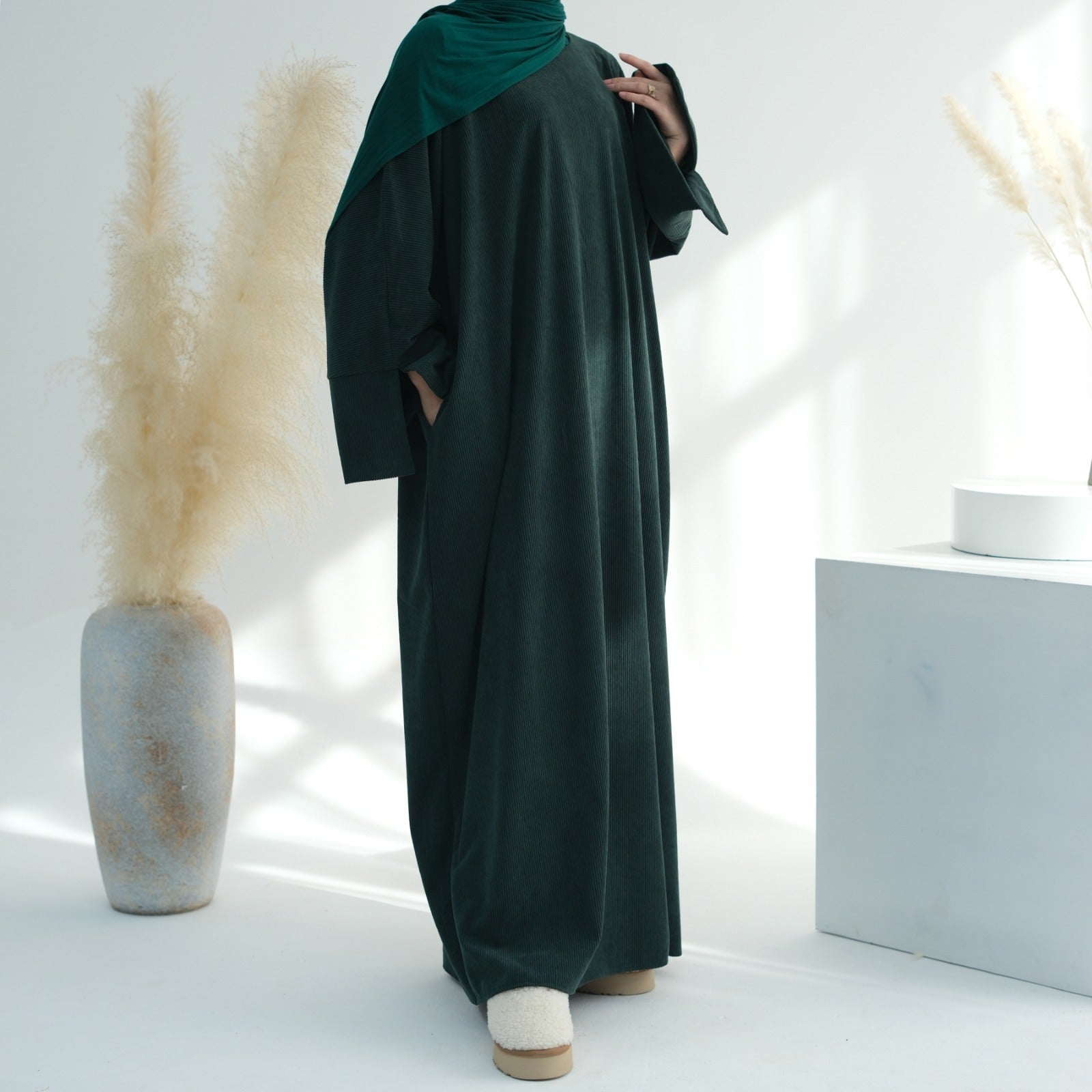 Phthalogroen Winter Corduroy Abaya