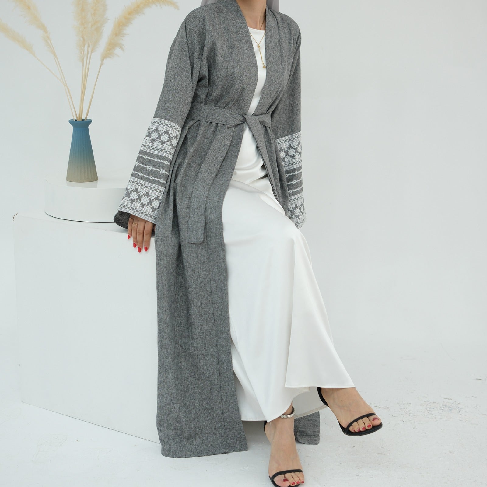 Stormgrijs Geborduurde Kimono Abaya Jurk