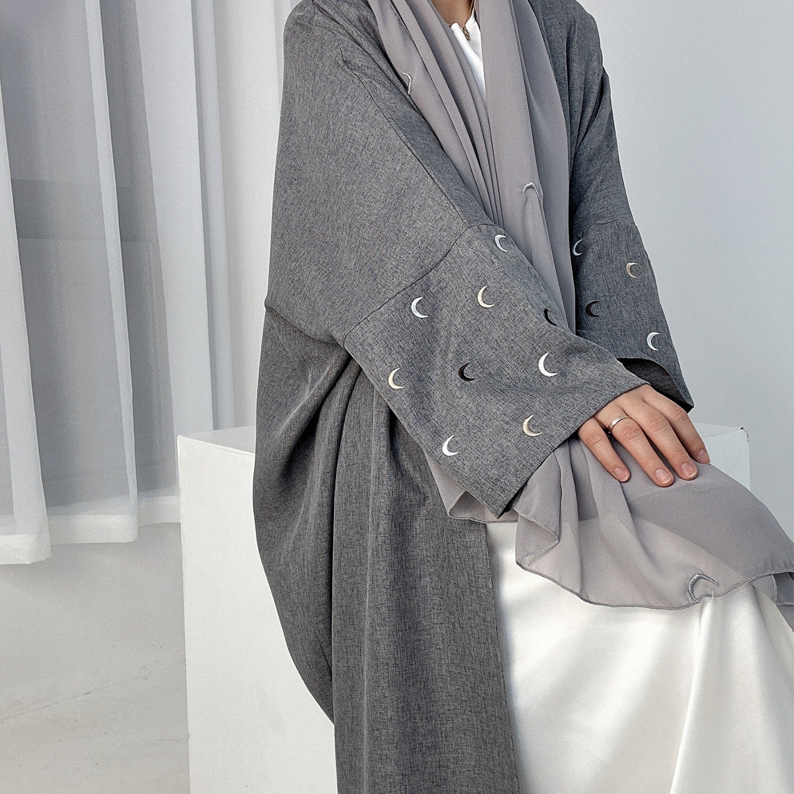 Stormgrijs Kimono Abaya Jurk met Maanborduur